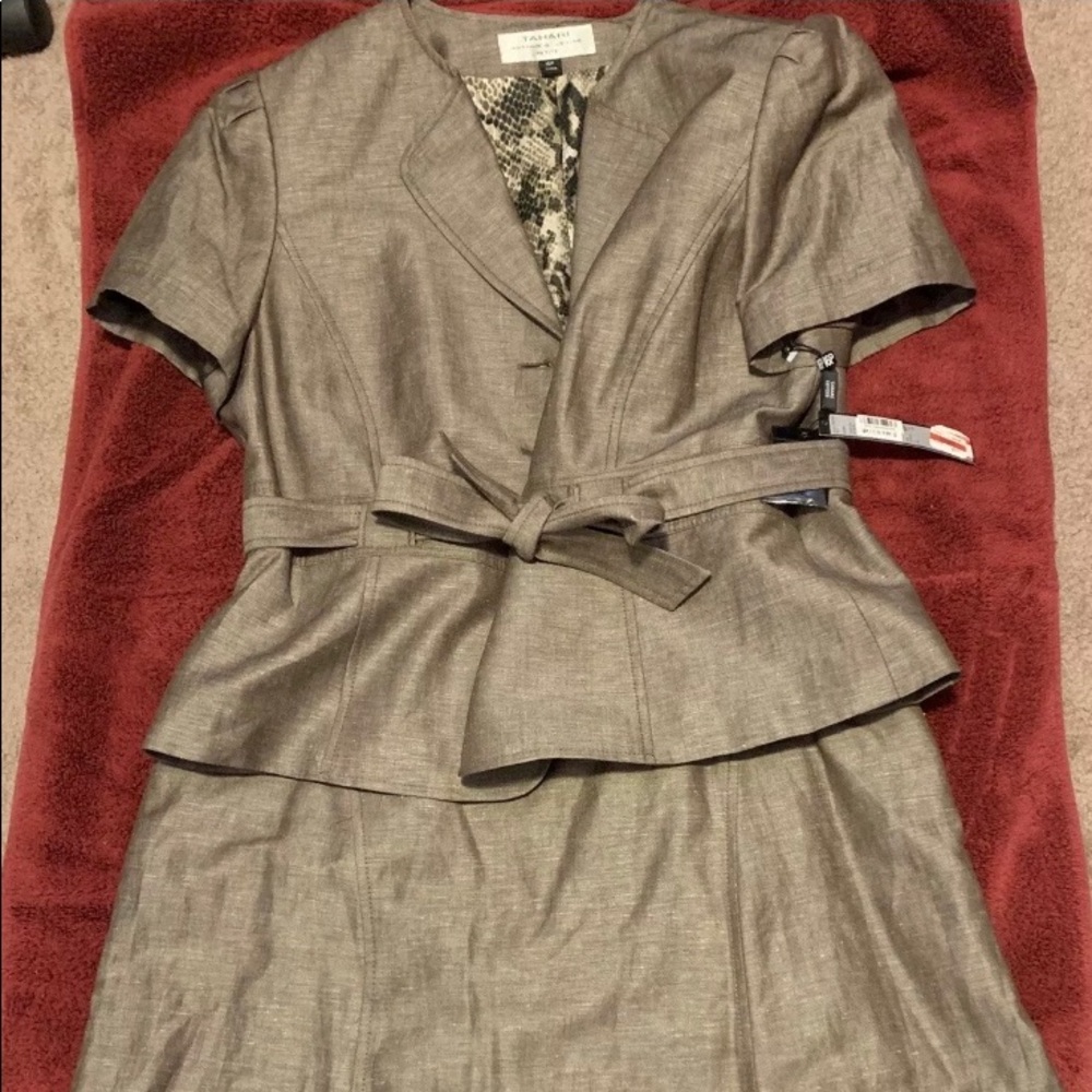Tahari NWT Beige/Tan Skirt Suit